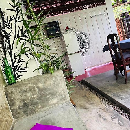 Venora Hiriketiya Acomodação com café da manhã Dikwella Exterior foto